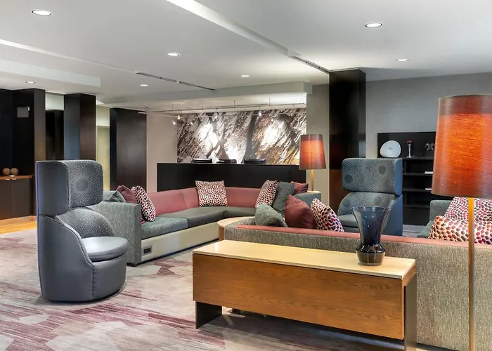 Courtyard By Marriott Denton