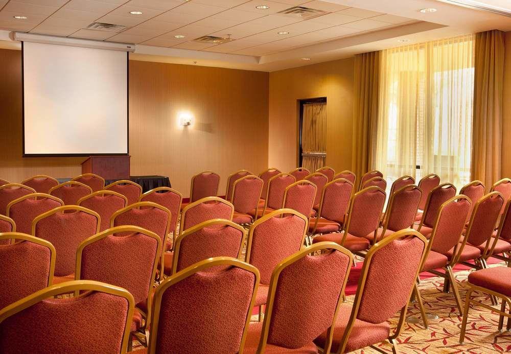 Courtyard By Marriott Hotel