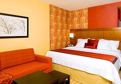 Courtyard By Marriott Denton