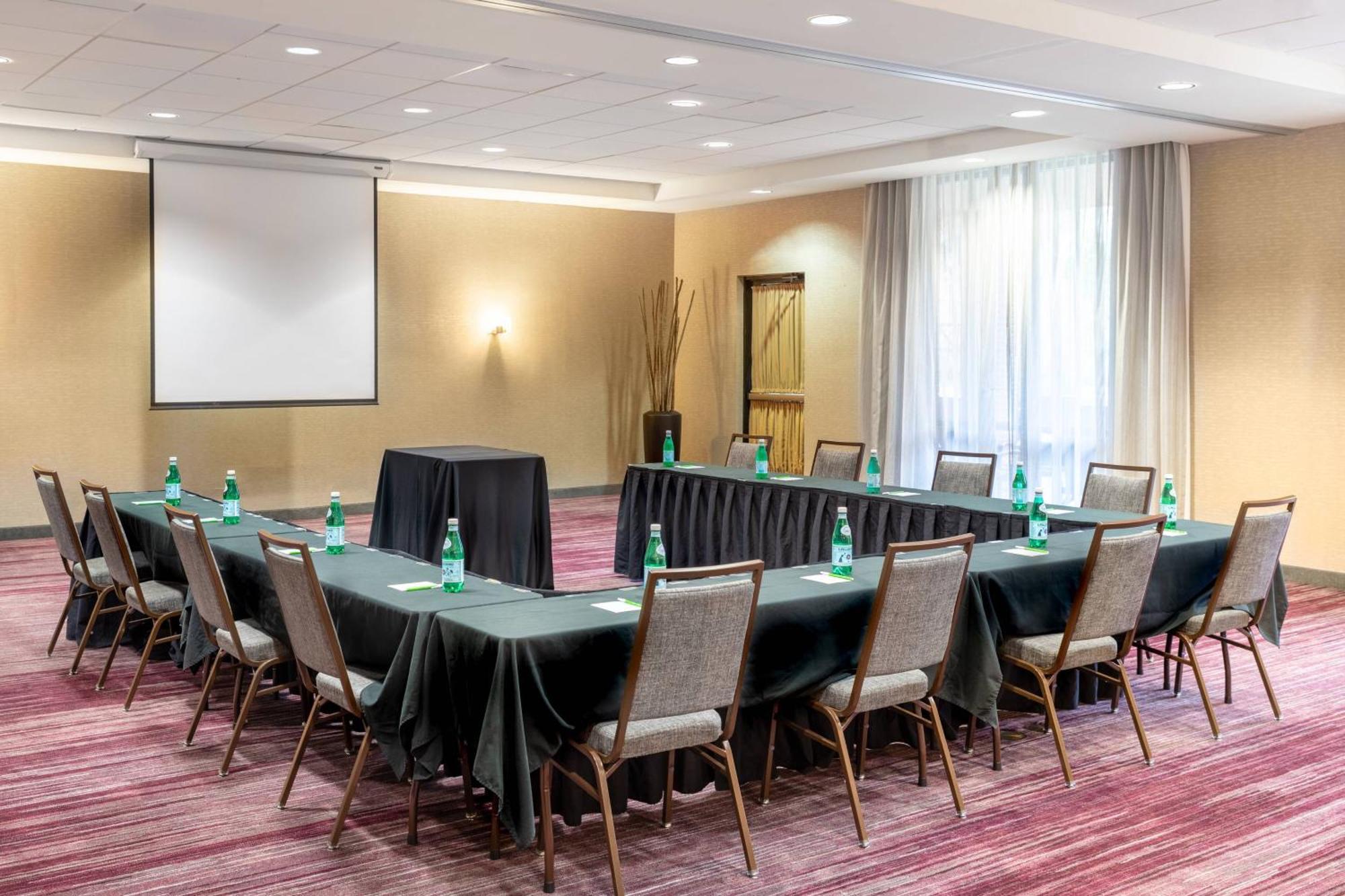 Courtyard By Marriott 3*
